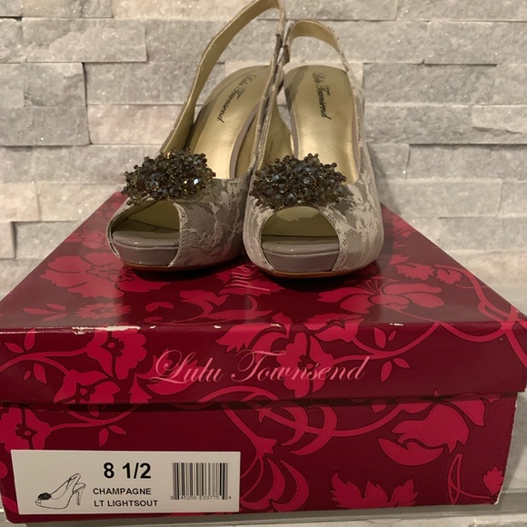 Lulu Townsend heels with jewel/beaded accent. Stunning! 4-1/2” heel, worn once. - Picture 6 of 9